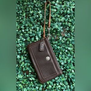 Coach - Vintage Brown Pebbled Leather Zip Wristlet W/ Hangtag & Pink Stitching